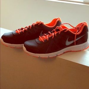 Nike Revolution 2